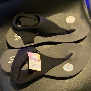 Comfy NWT sandals by sketchers*